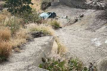 Un turismo se precipita por el Barranco de El Caracol (Telde) y se desconoce si hubo heridos/TA.